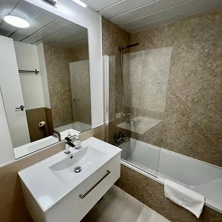 Penthouse Moderne Vue Ideal Pour Sejour En Famille Olas شقة إِستيبونا
